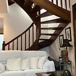 Adosado En بيت للعطل